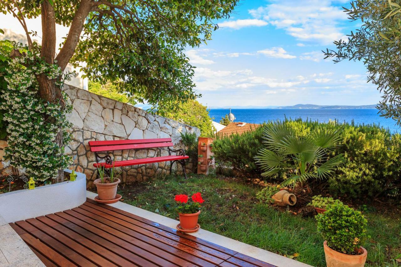 Holiday home Lola, sea on a palm! HEATED POOL Trogir Exterior foto